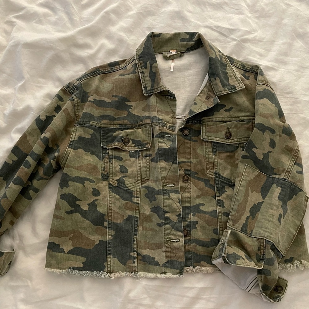 ❌SOLD❌Free people camo jacket